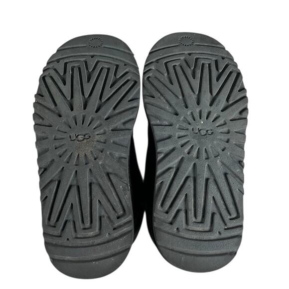 UGG Kids Classic Mini Button Boots Black Suede Size 12 Youth Winter/Fall Short - Picture 9 of 9